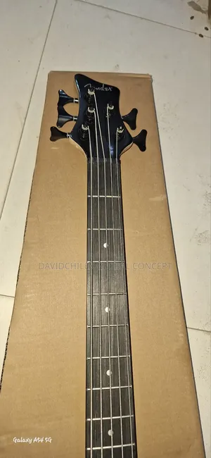 Fender 5strings Active Bass Guitar