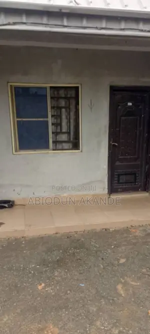 Photo - 1bdrm Block of Flats in Christy Smart, Bwari / Bwari for sale