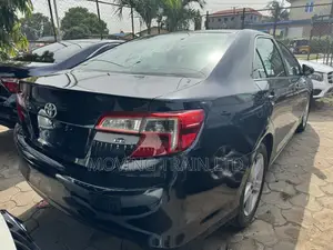 Toyota Camry LE 4dr Sedan w/Prod. End 11/13 (2.5L 4cyl 6A) 2014