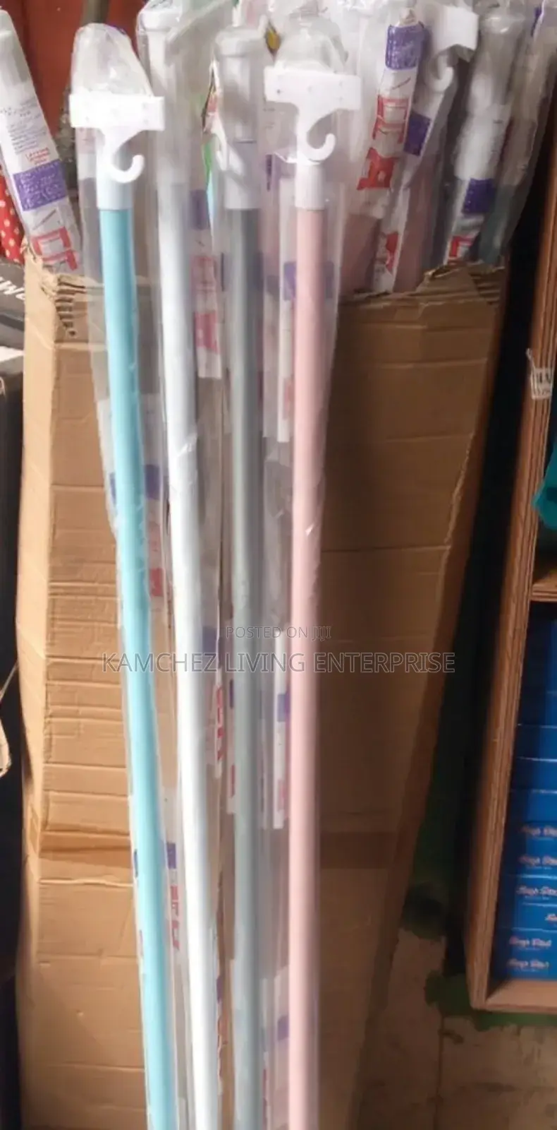 Adjustable Tension Shower Curtain Rod (No Drill)