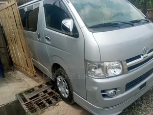 Toyota HiAce 2012 Silver