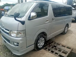 Toyota HiAce 2012 Silver