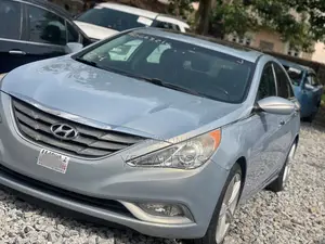 Photo - Hyundai Sonata GLS Sedan FWD (2.4L 4cyl 6A) 2012 Blue