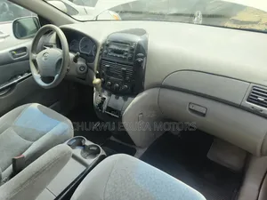 Toyota Sienna LE AWD 2005 Silver