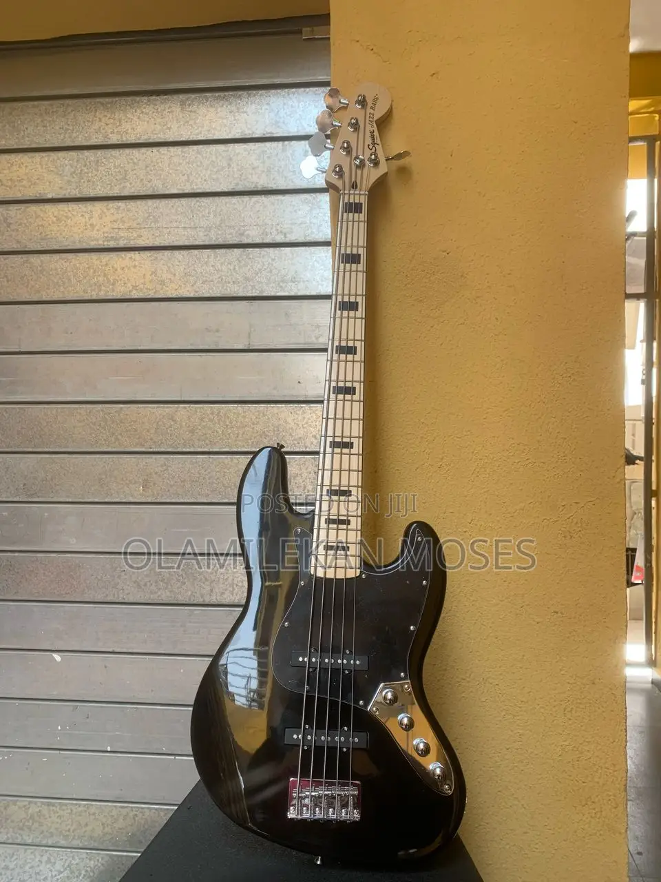 Fender Squire 5 Strings Bass Guitar