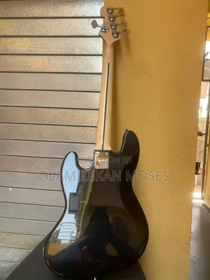 Fender Squire 5 Strings Bass Guitar