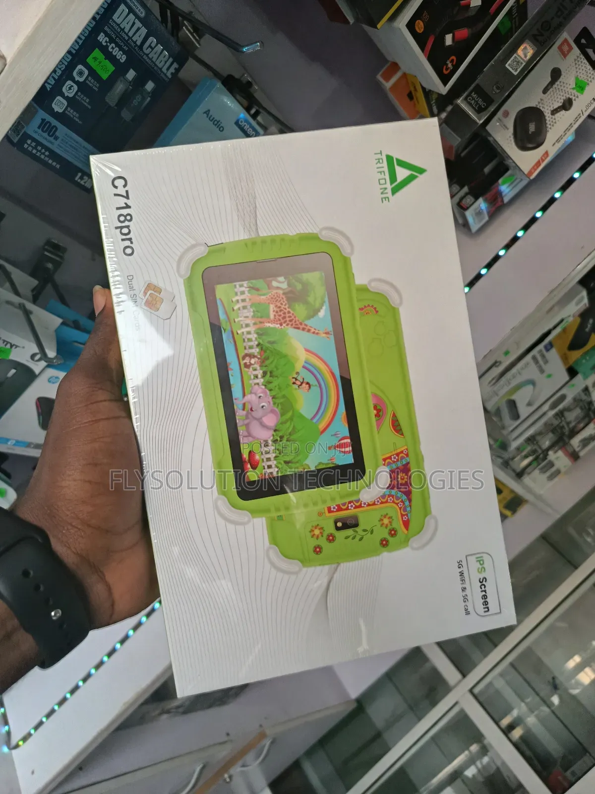 New Trifone C718 Pro 8 GB