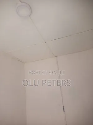Studio Apartment in Oshinfolarin Yaba for sale