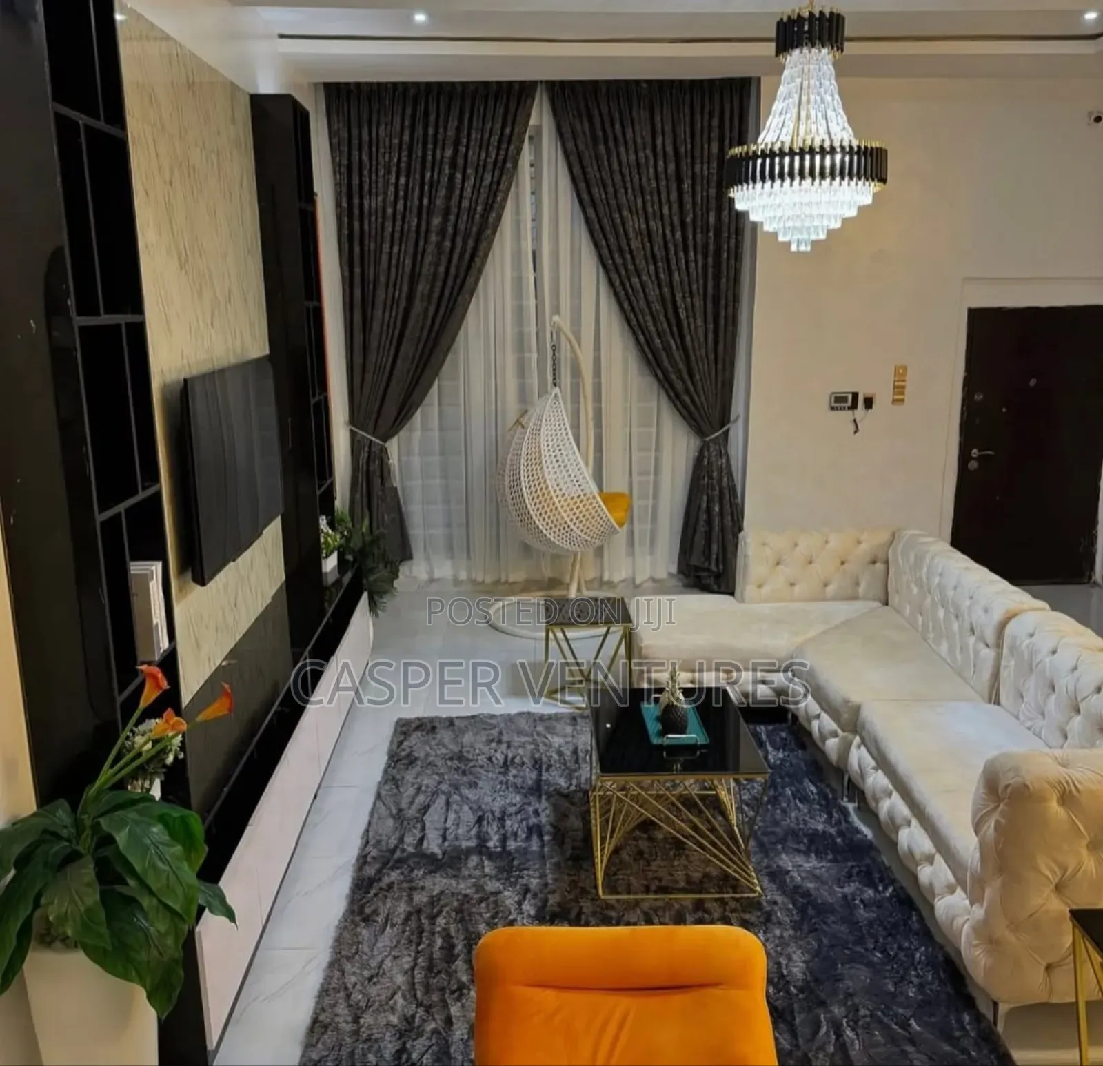 Fancy and Cozy Masterbedroom