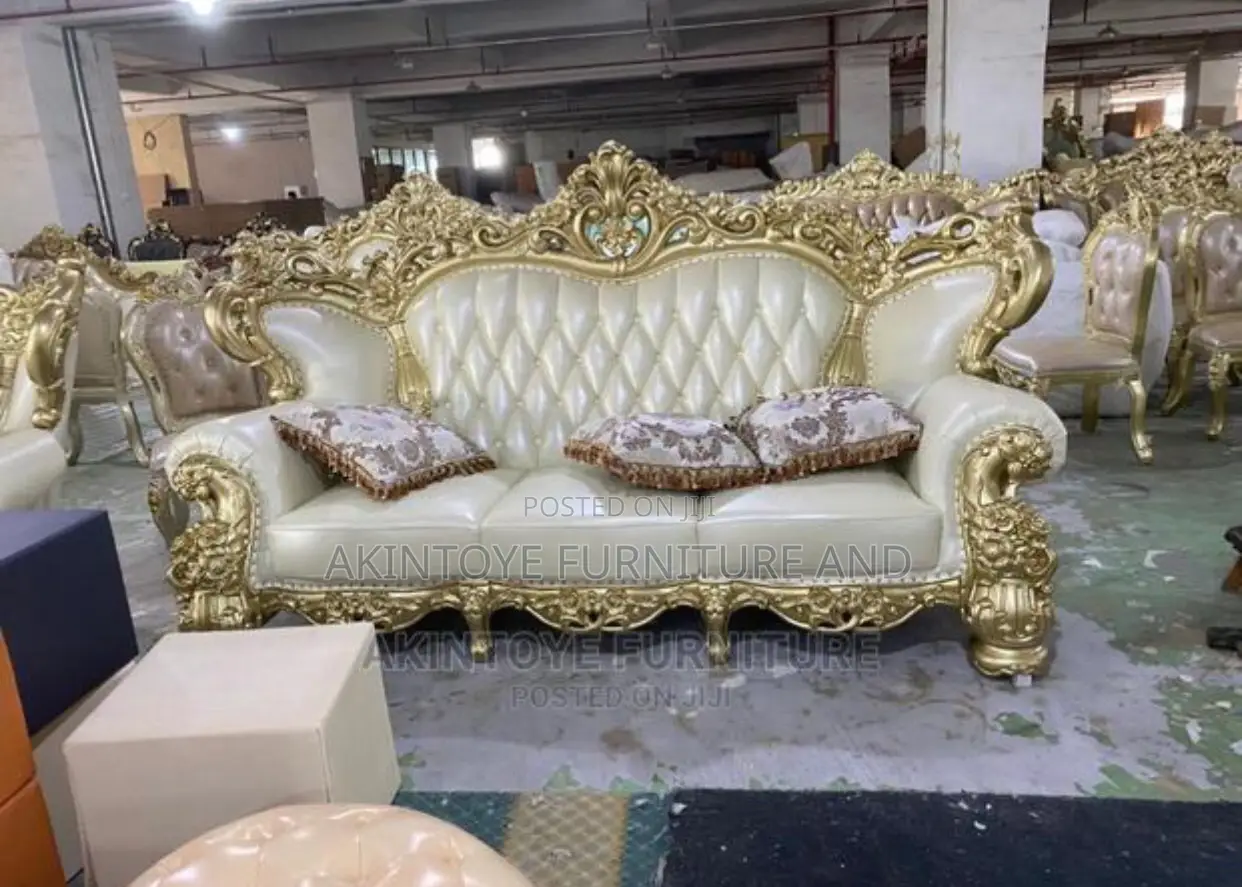Royal Settee of 7