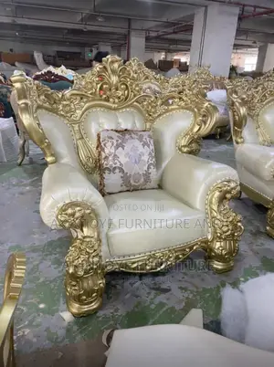 Royal Settee of 7