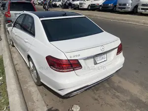 Mercedes-Benz E350 Base 4Matic Sedan AWD (3.5L 6cyl 7A) 2014 White