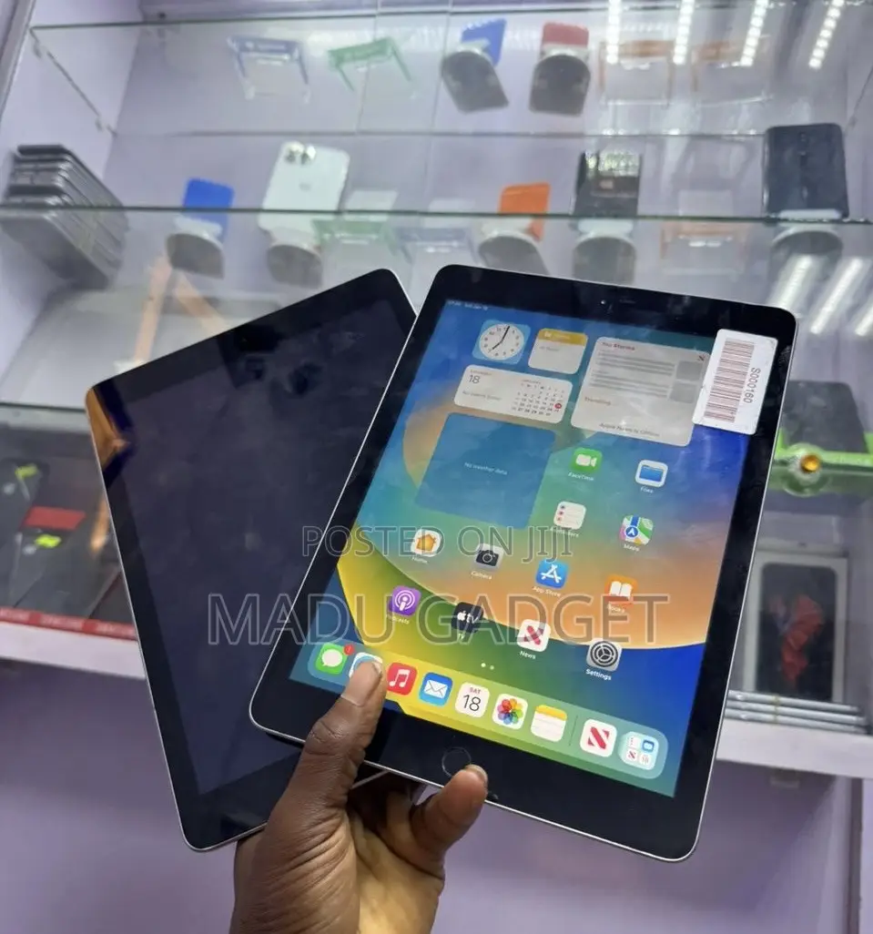 Apple iPad 5 (2022) 32 GB Gray