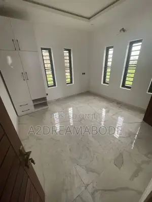 5bdrm Duplex in Adeniyi Jones for rent