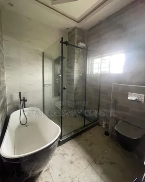 Luxurious Shower Glass Cubicle