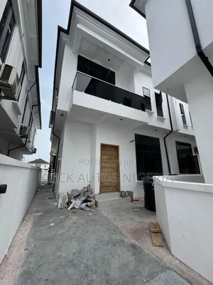 4bdrm Duplex in Jakande for sale