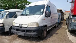 Photo - Peugeot Boxer 2005 White