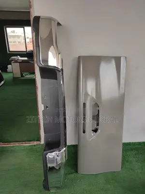 Tailboard and Back Bumper Hilux Available