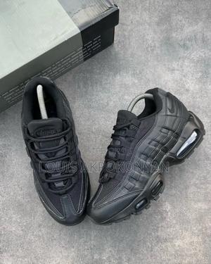 Nike Air Max 95 Triple Black Sneakers