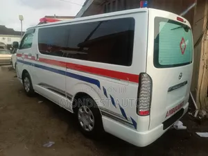 Toyota Grand HiAce 2016 White