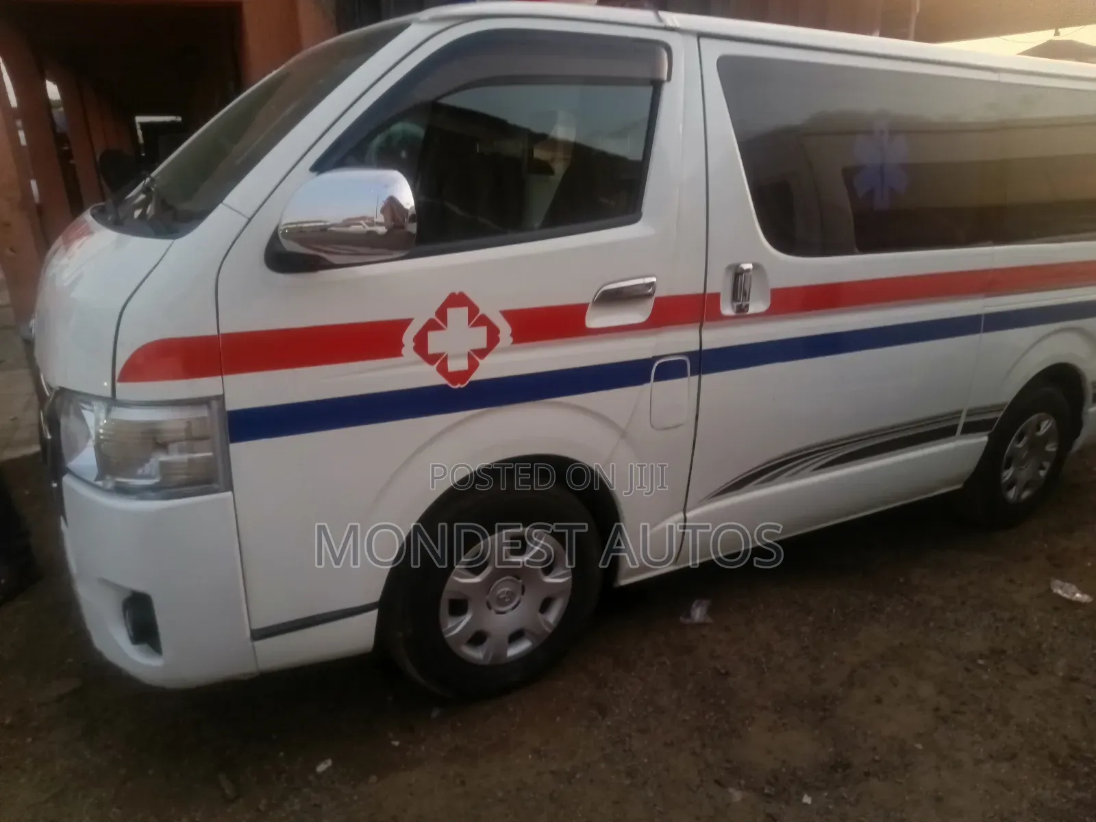 Toyota HiAce 2014 White