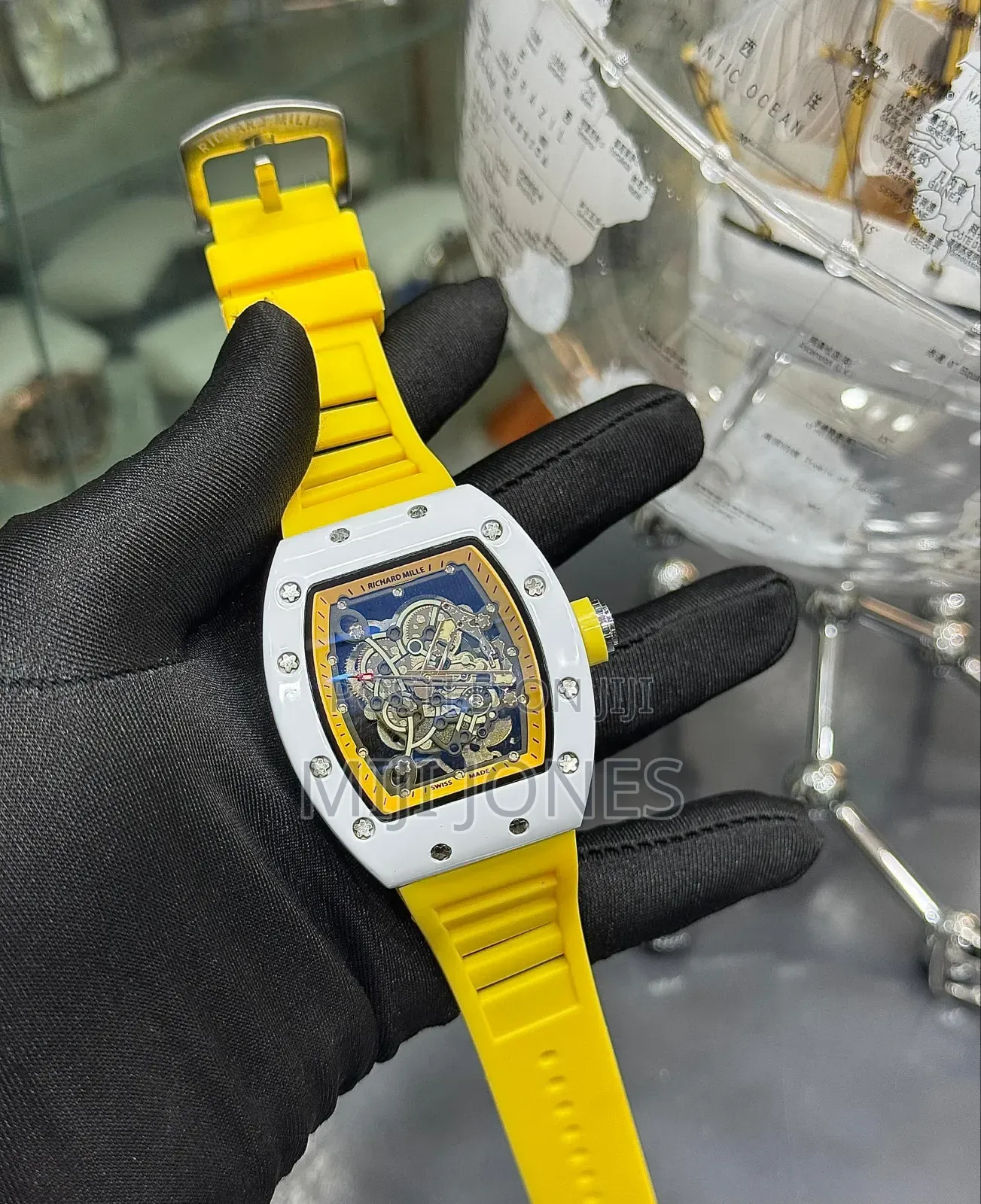"Quartz Rm Watch - Budget-Friendly Rubber Strap"