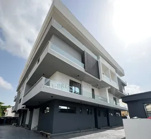 4bdrm Apartment in Lekki Phase 1 Lagos for rent