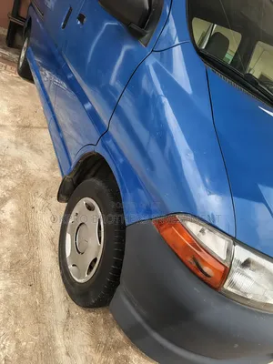 Toyota HiAce 2003 Blue
