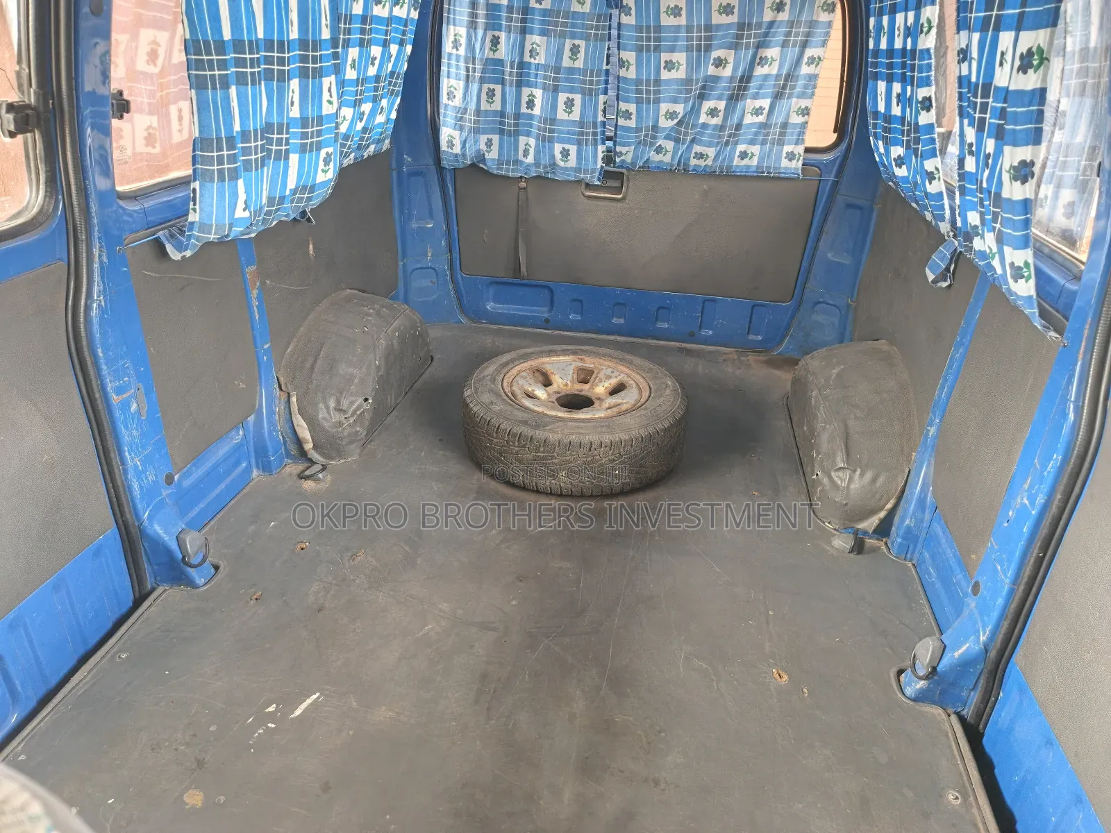 Toyota HiAce 2003 Blue