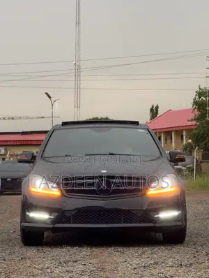 Photo - Mercedes-Benz C300 Luxury Sedan AWD (3.0L 6cyl 7A) 2008 Black