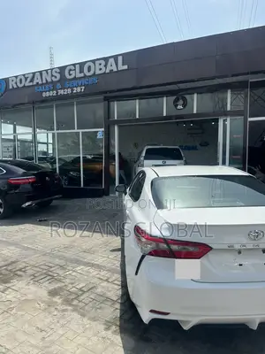 Toyota Camry 2018 White
