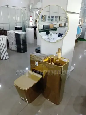 Executive Gold Water Closet