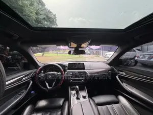 BMW 530i 2019 Black