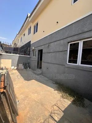 Photo - 4bdrm Duplex in Life Camp for rent