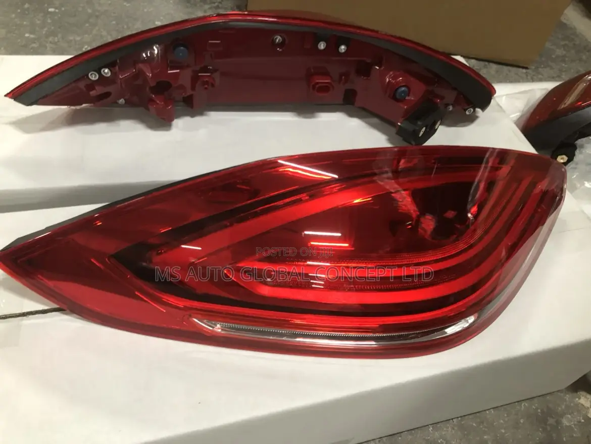 Porsche Panemera 2016 Back Light