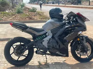 Photo - Kawasaki Ninja 650 2016