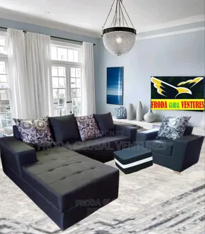 L-Shape Sofa and Single Chair With Puffy Table. Black. Rphc06