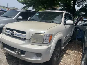 Toyota Sequoia Limited 4dr SUV 4WD (4.7L 8cyl 5A) 2007 White