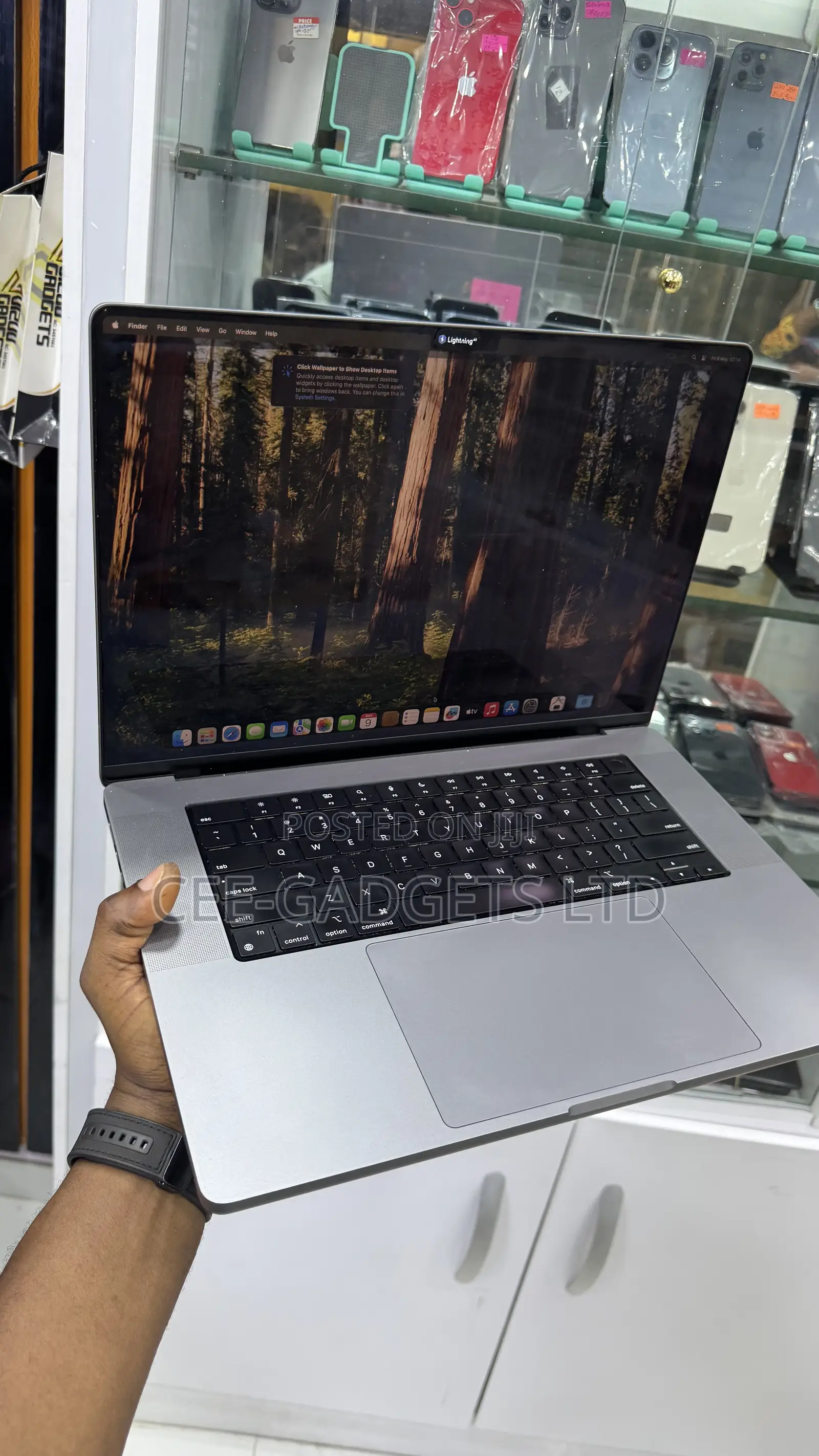 Laptop Apple MacBook Pro 2021 M1 32GB Apple M1 Pro SSD 512GB