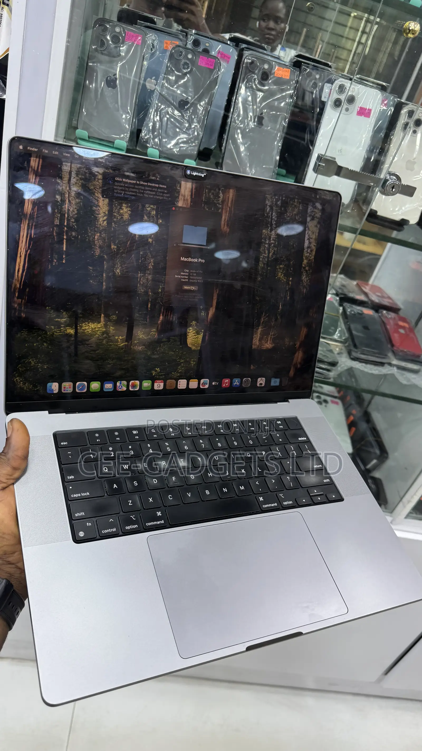 Laptop Apple MacBook Pro 2021 M1 32GB Apple M1 Pro SSD 512GB