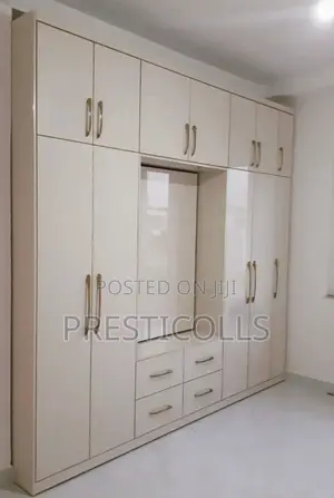 Photo - Stylish Speacious White Wardrobe