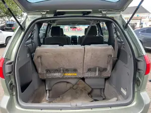 Toyota Sienna CE 2009 Green