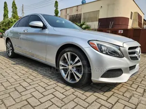 Mercedes-Benz C300 Luxury 4dr AWD 4Matic Sedan (2.0L 4cyl 7A) 2015