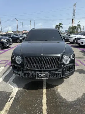 Photo - Bentley Bentayga 2017 Black