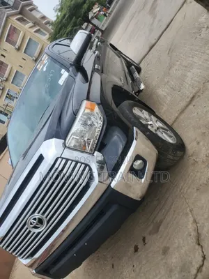 Photo - Toyota Tundra Limited 5.7L V8 4x4 CrewMax 5.6 ft. box 145.7 in. WB 2016