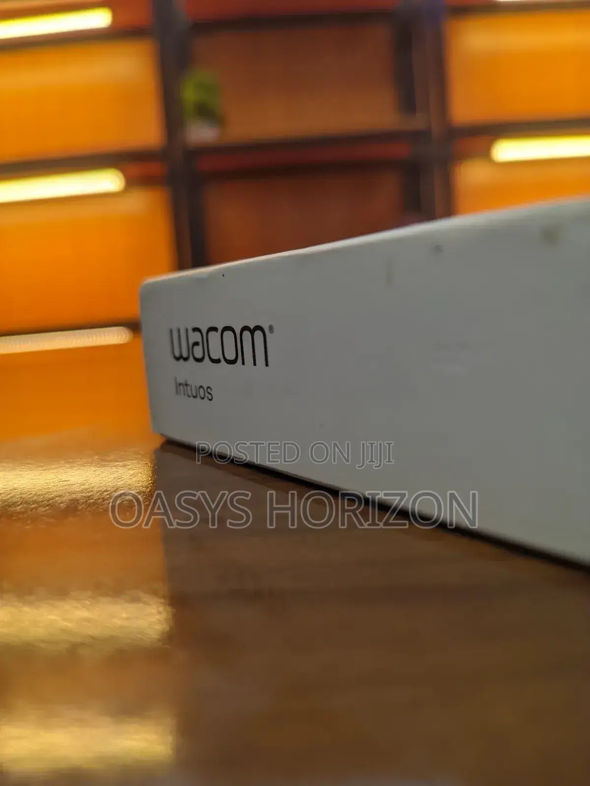 Wacom Intuos Graphics/Bluetooth Drawing Tablet