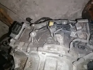 Jeep Latitude 4 Clinder Gear Box Available