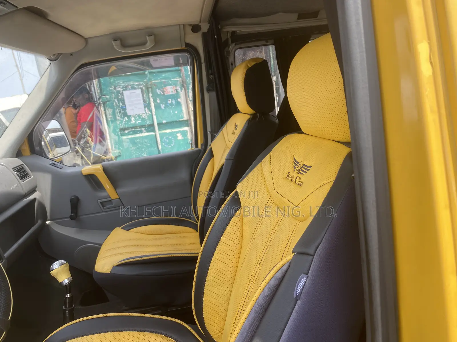 Volkswagen Transporter 2003 Yellow