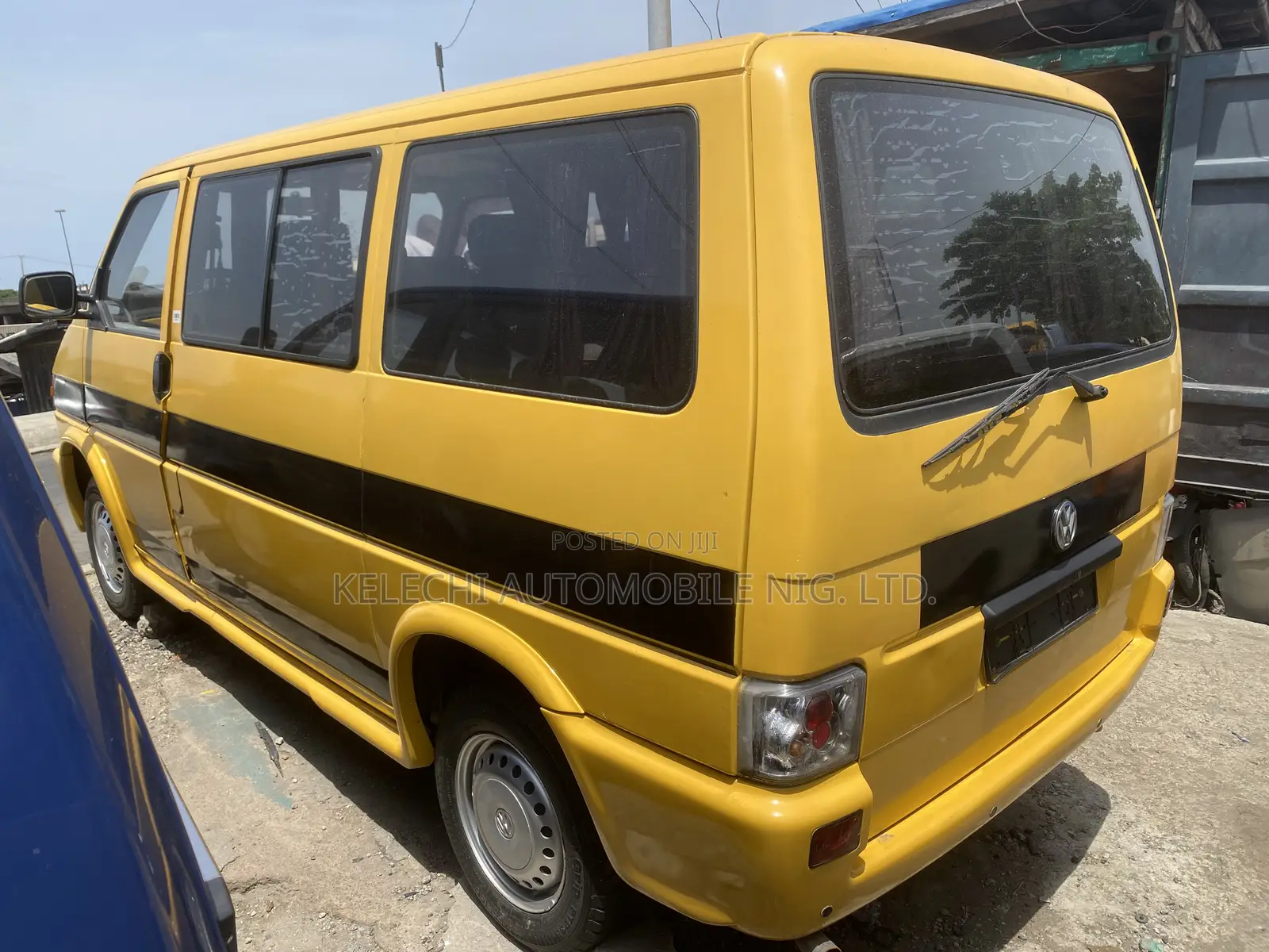 Volkswagen Transporter 2003 Yellow
