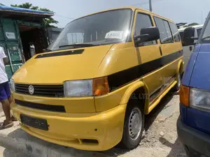Volkswagen Transporter 2003 Yellow